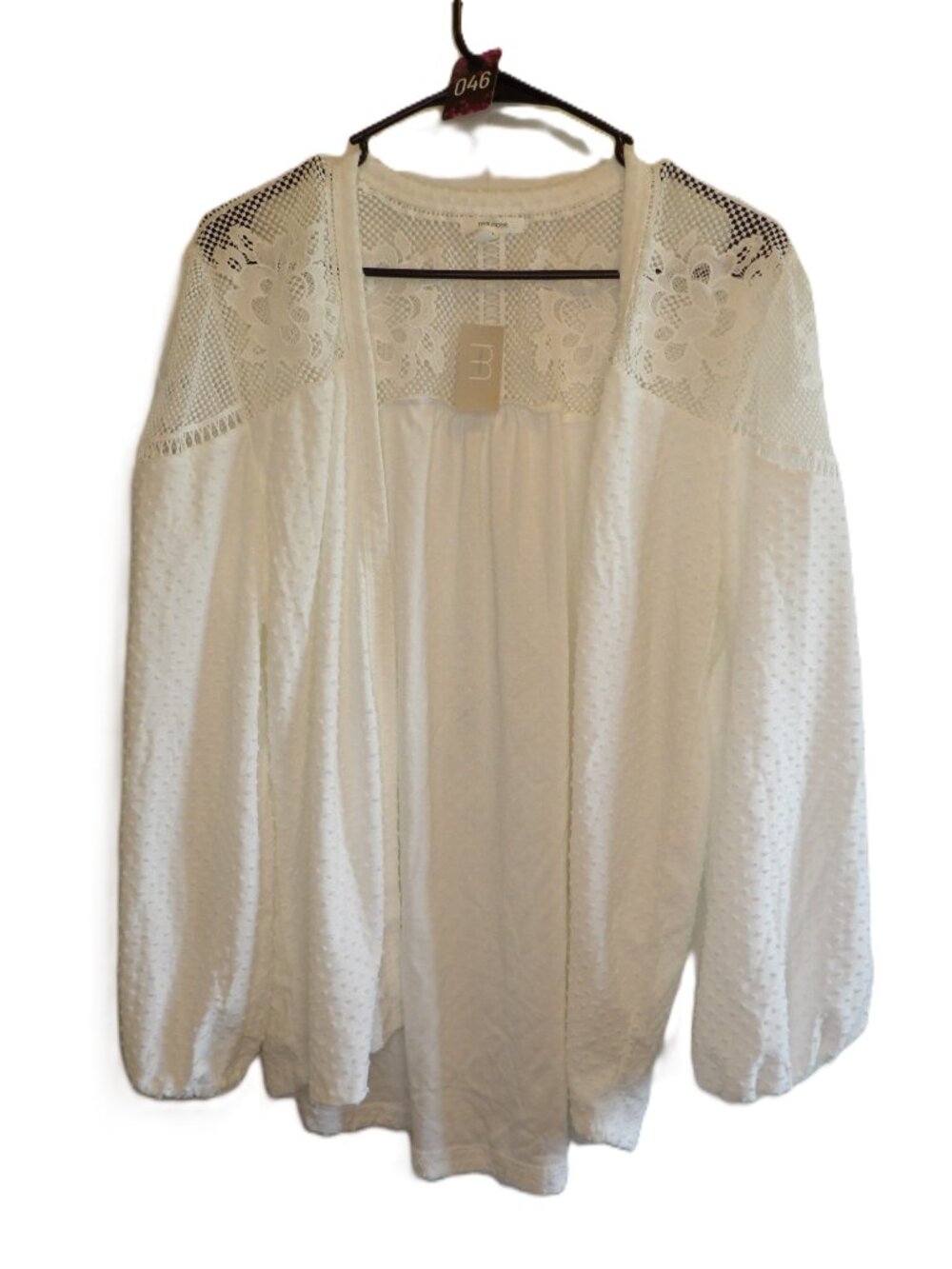 Maurices, NWT White blouse cardigan with lace detail on shoulders (Women's Small